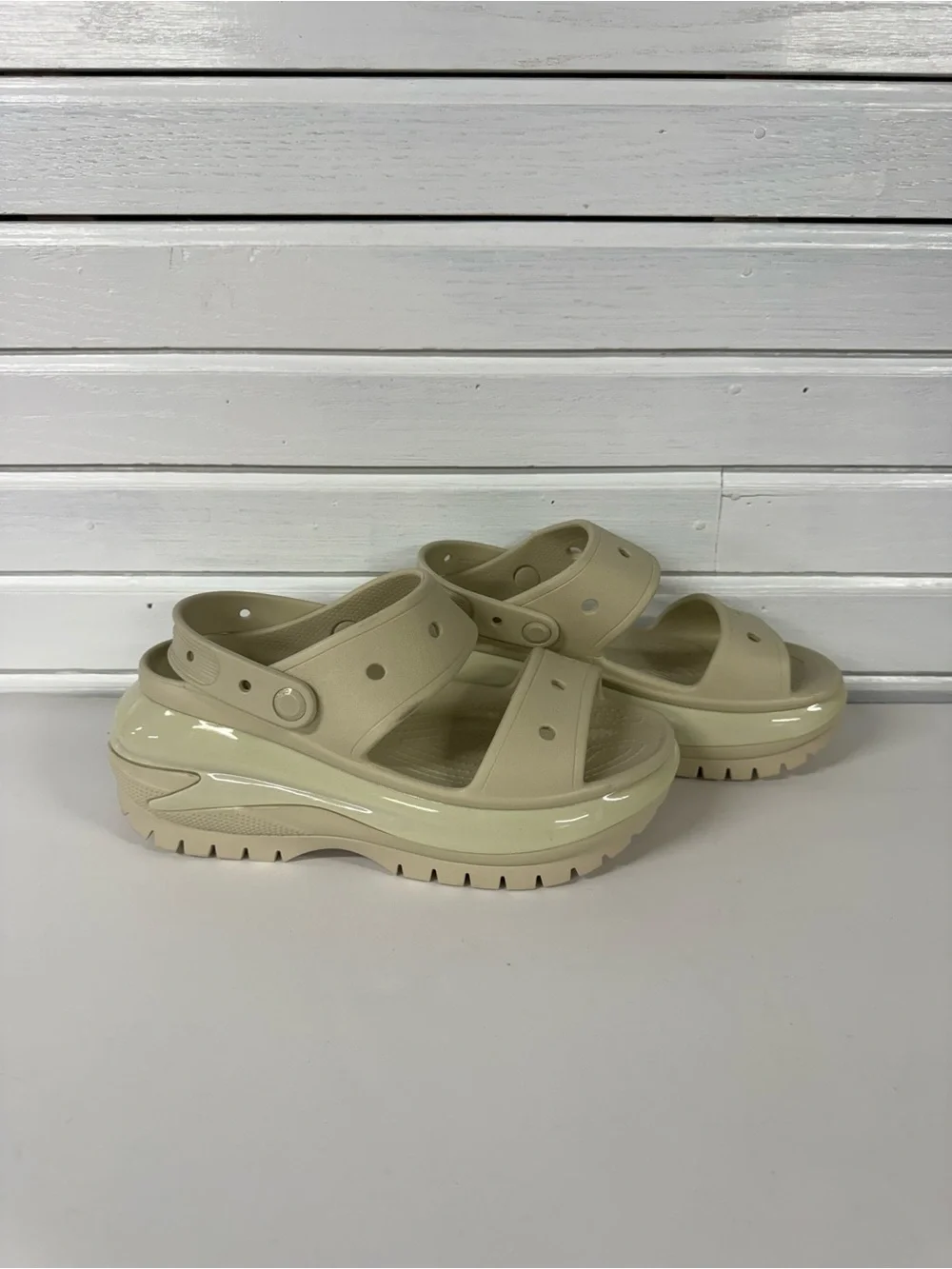 Crocs | Mega Crush Bone Sandals